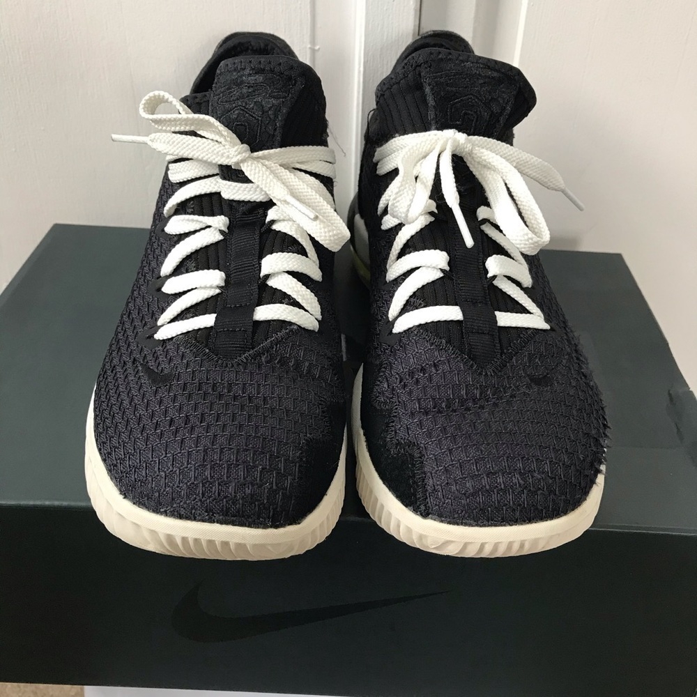 Nike Lebron XVI Low Black White Sneakers - Picture 2 of 5